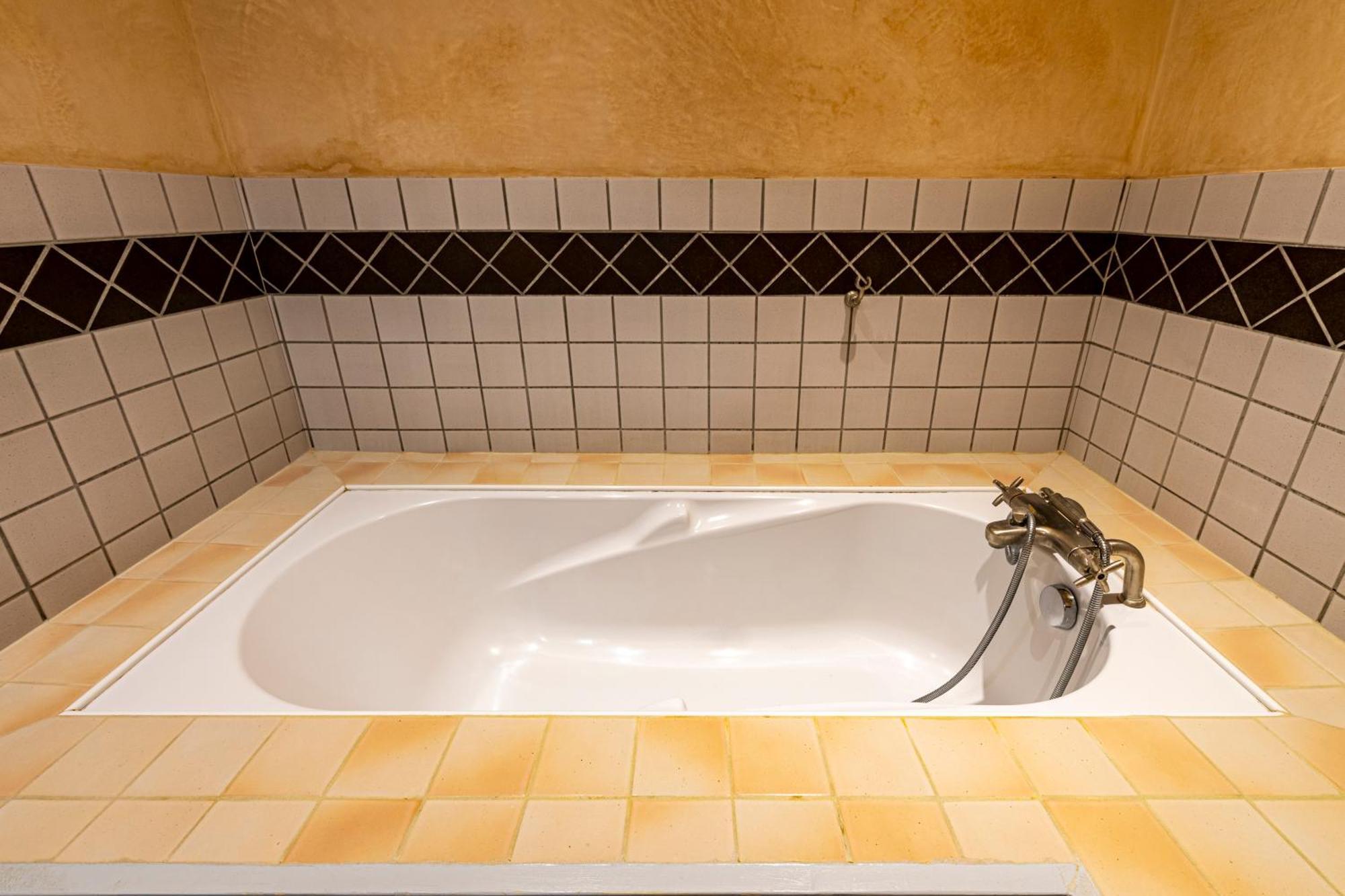 Hotel De La Beursaudiere Nitry Екстериор снимка