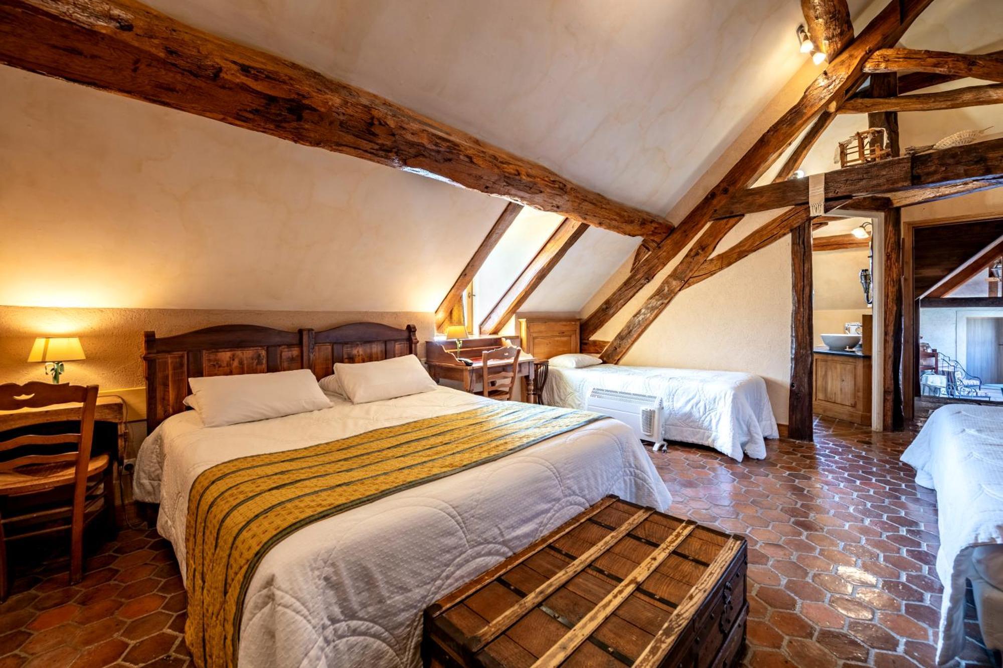 Hotel De La Beursaudiere Nitry Екстериор снимка