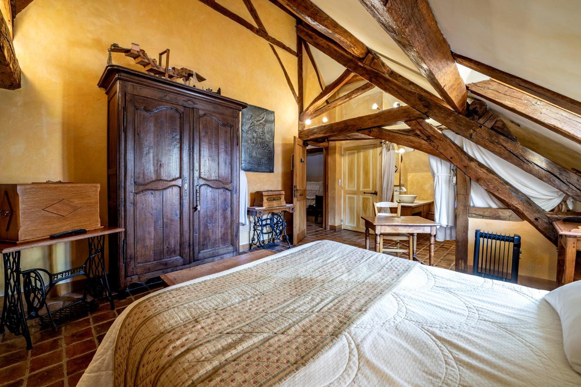 Hotel De La Beursaudiere Nitry Екстериор снимка
