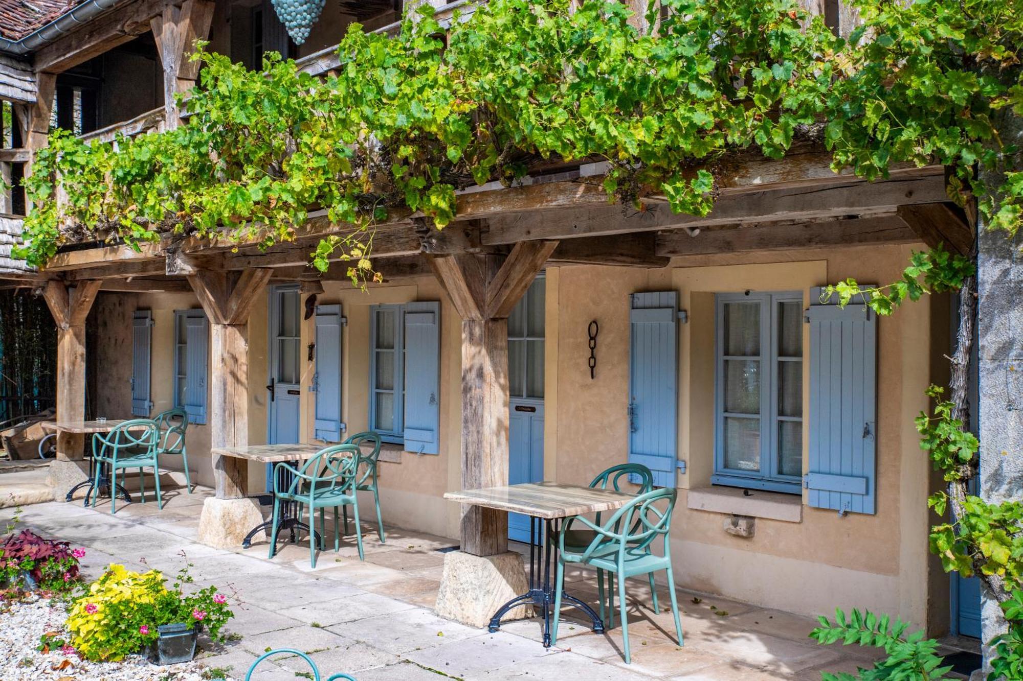 Hotel De La Beursaudiere Nitry Екстериор снимка