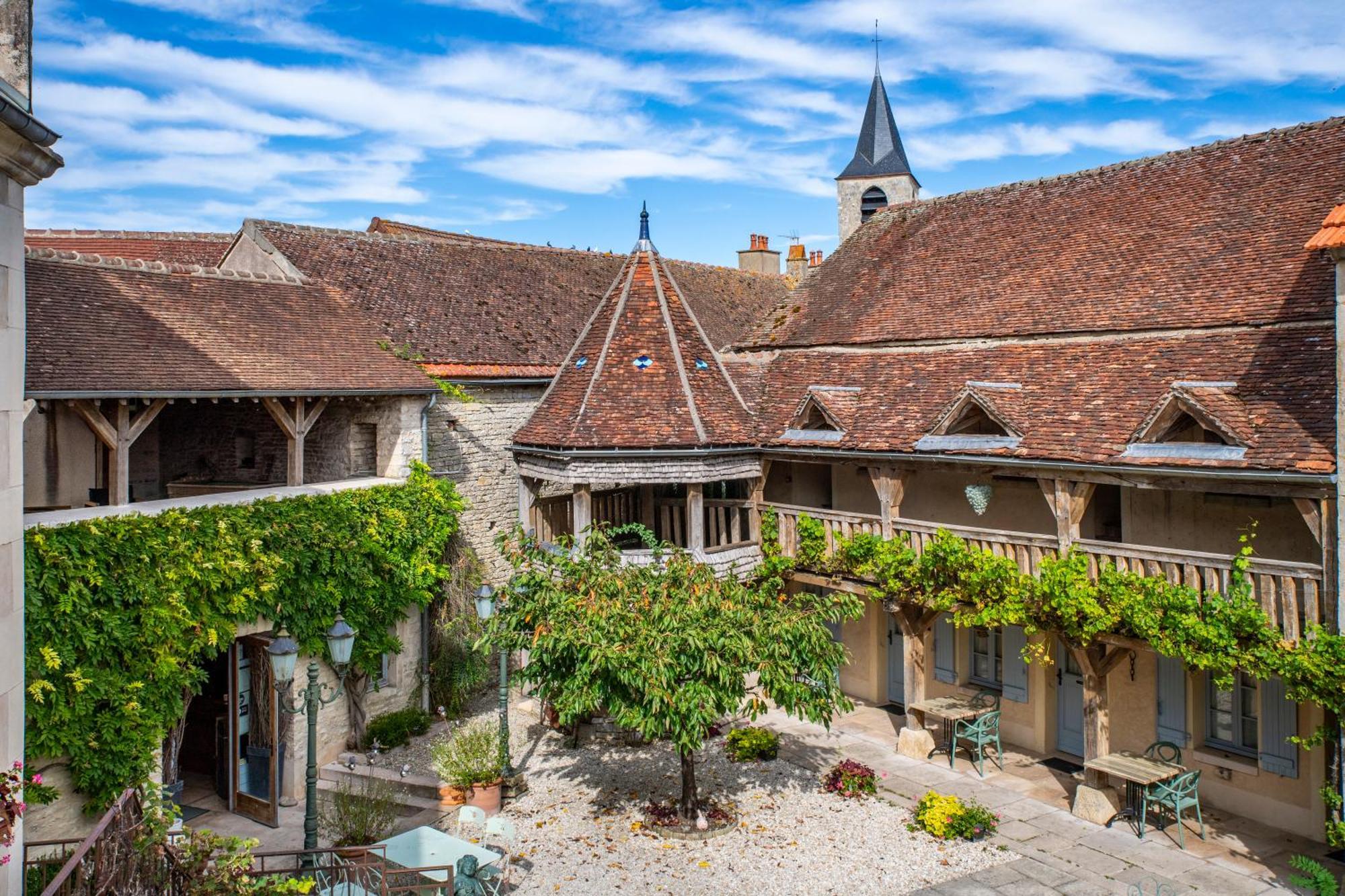 Hotel De La Beursaudiere Nitry Екстериор снимка