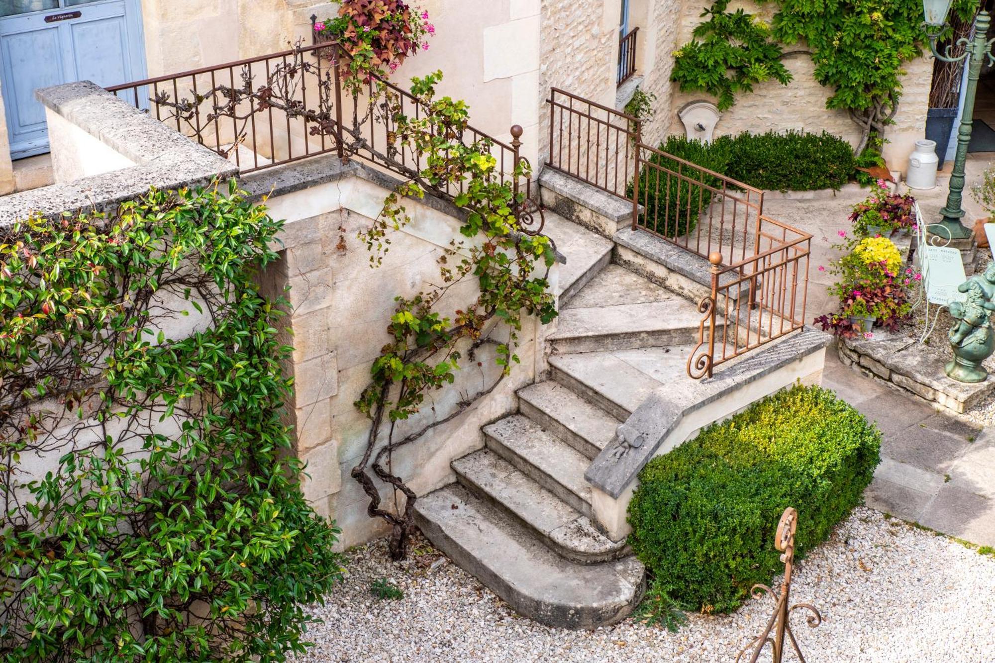 Hotel De La Beursaudiere Nitry Екстериор снимка