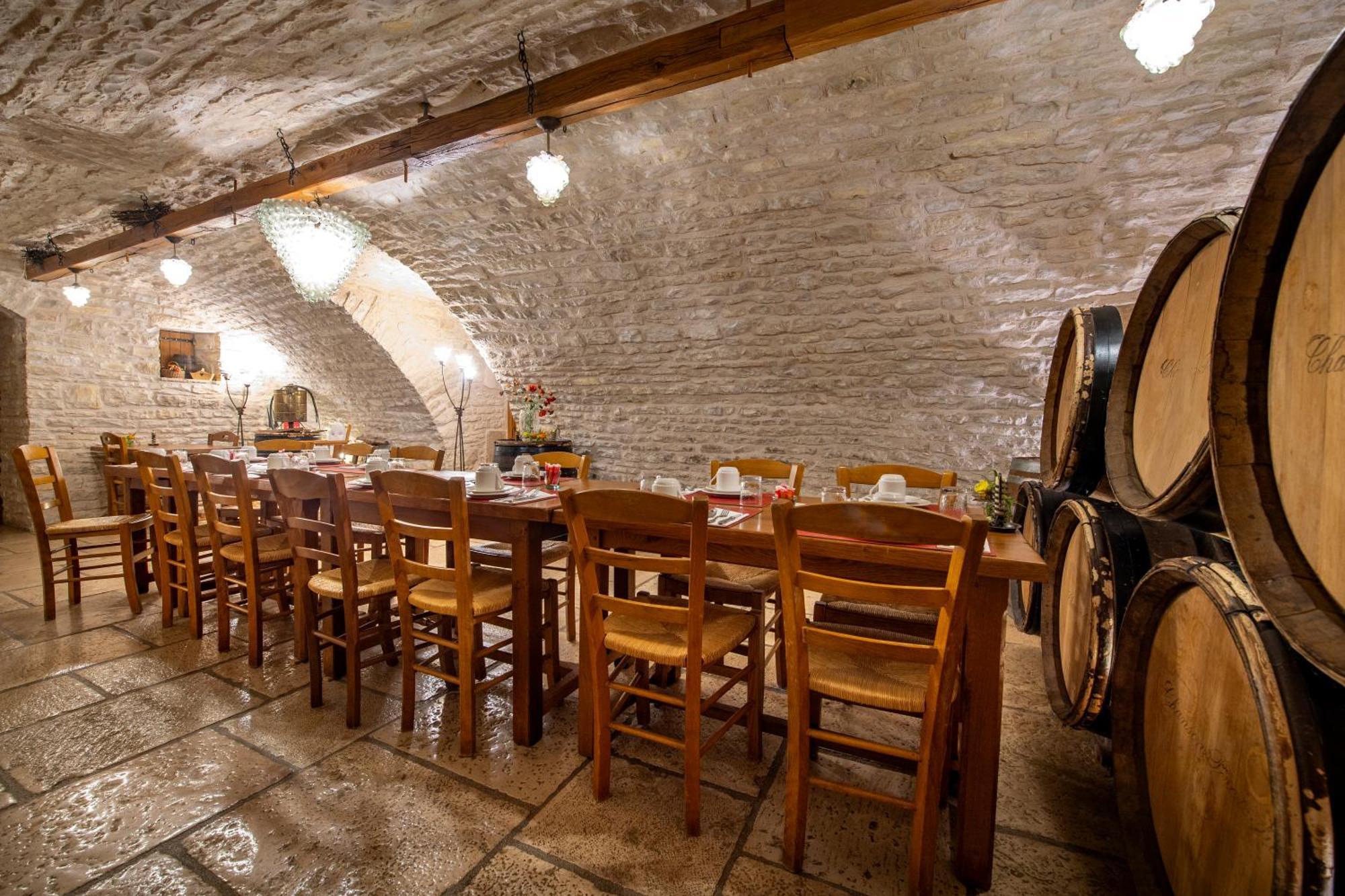 Hotel De La Beursaudiere Nitry Екстериор снимка