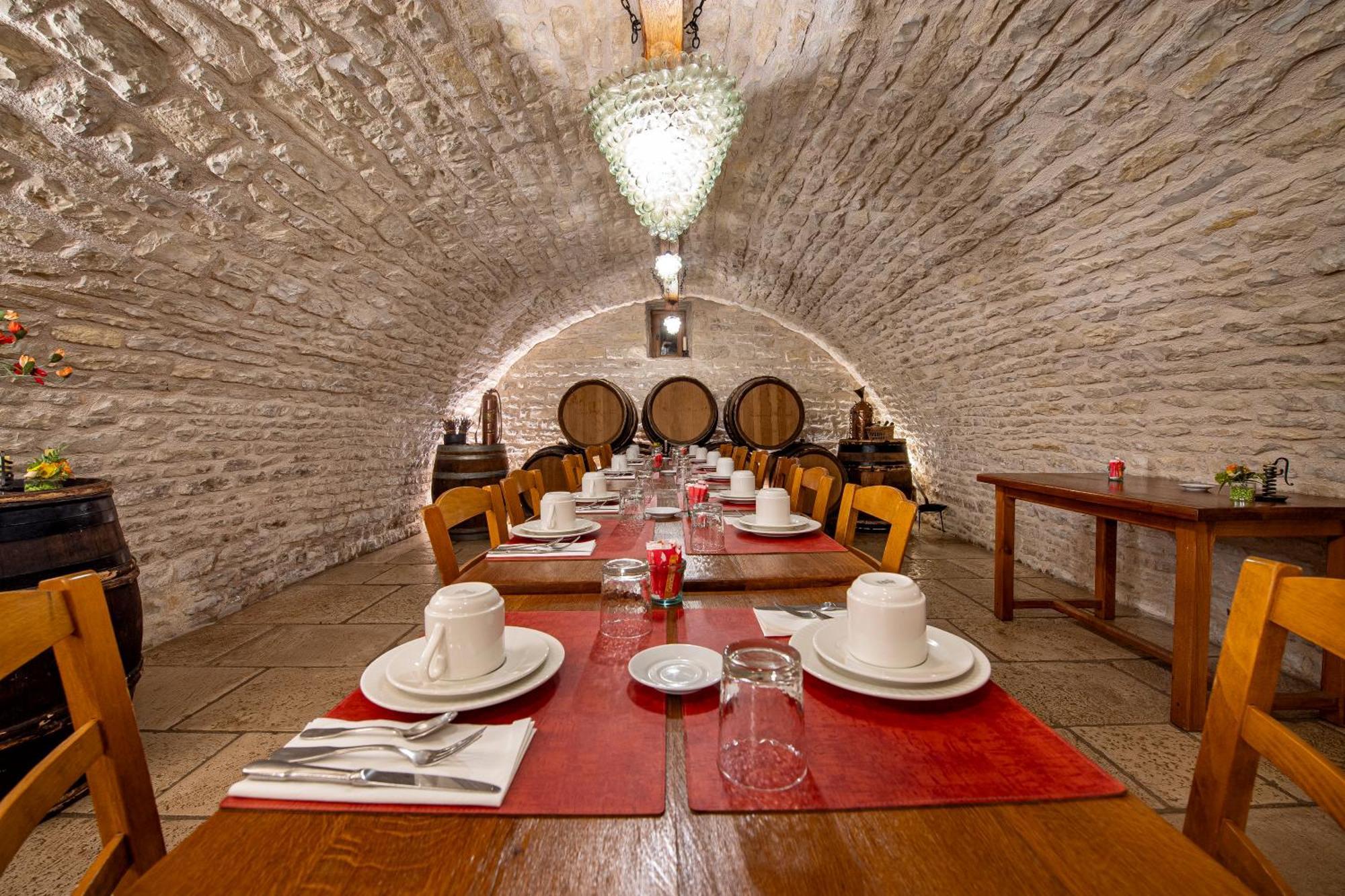 Hotel De La Beursaudiere Nitry Екстериор снимка
