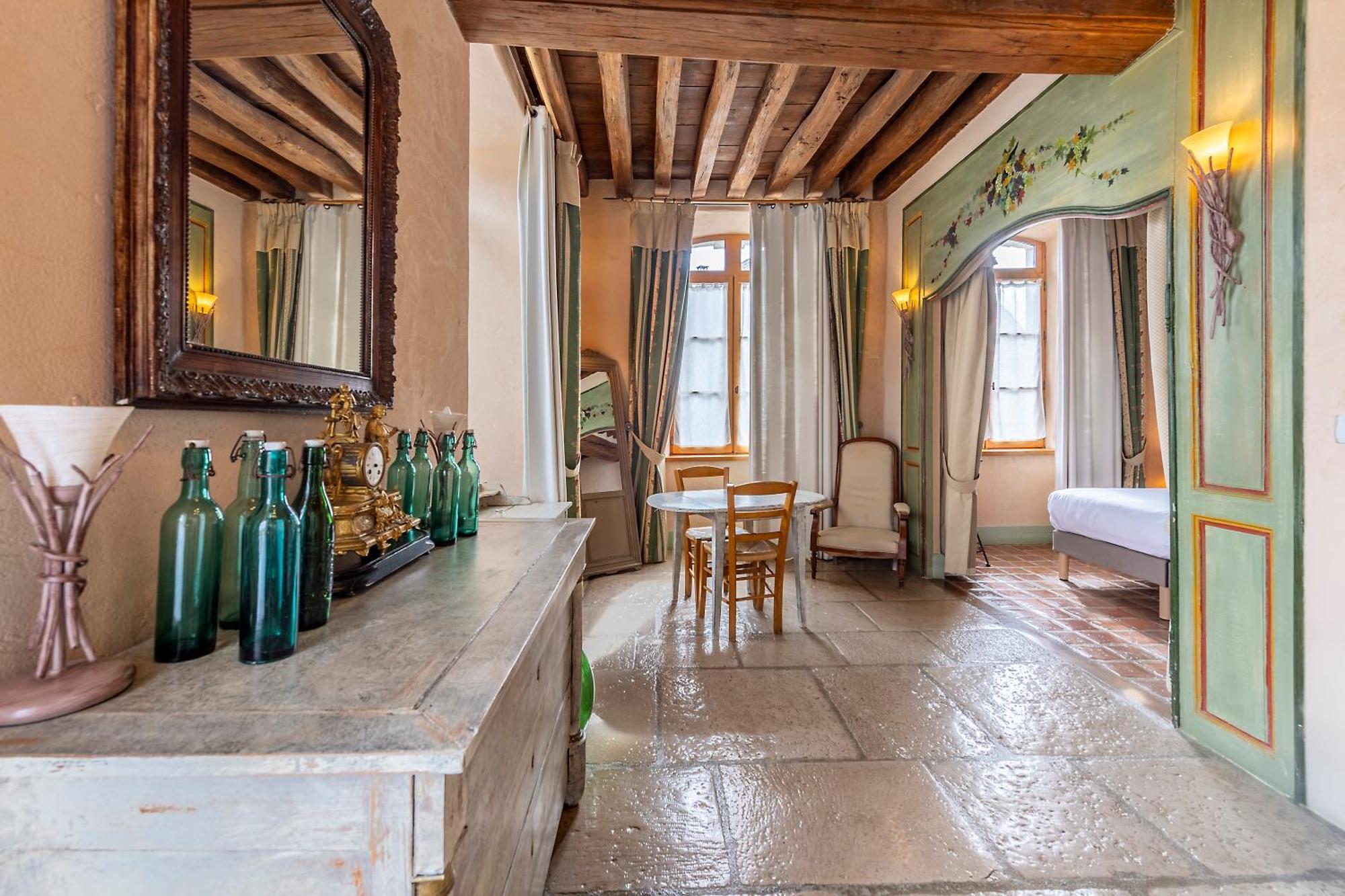 Hotel De La Beursaudiere Nitry Екстериор снимка