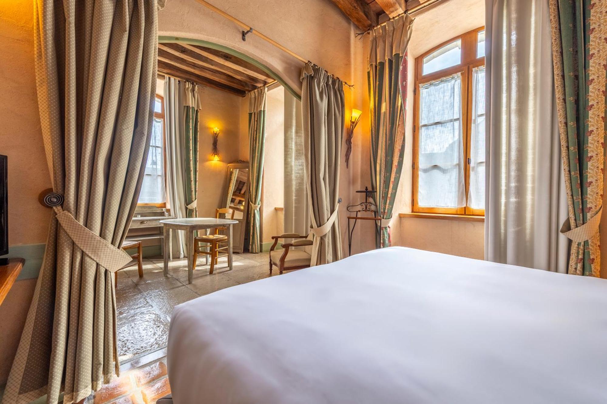 Hotel De La Beursaudiere Nitry Екстериор снимка