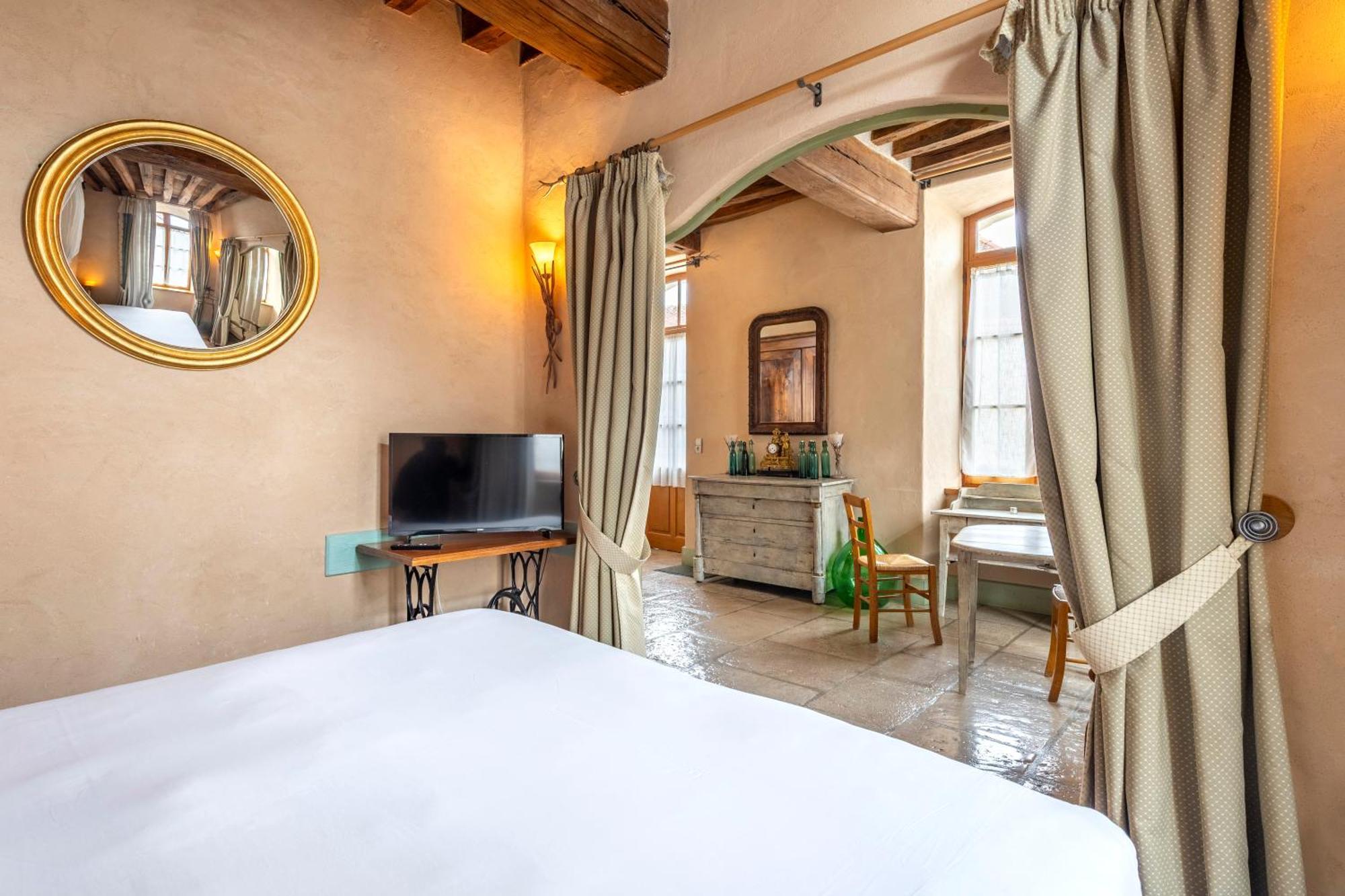 Hotel De La Beursaudiere Nitry Екстериор снимка