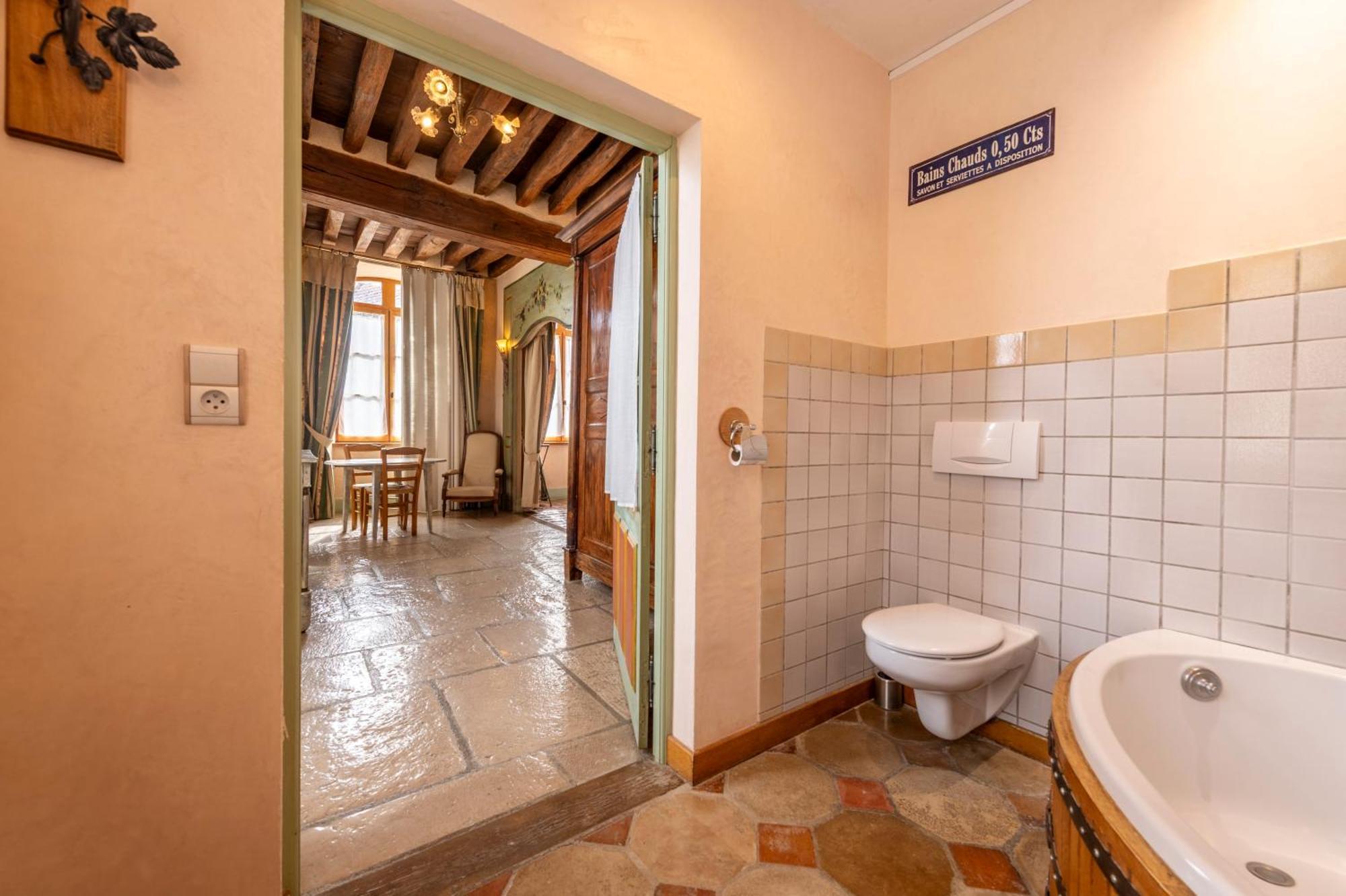 Hotel De La Beursaudiere Nitry Екстериор снимка