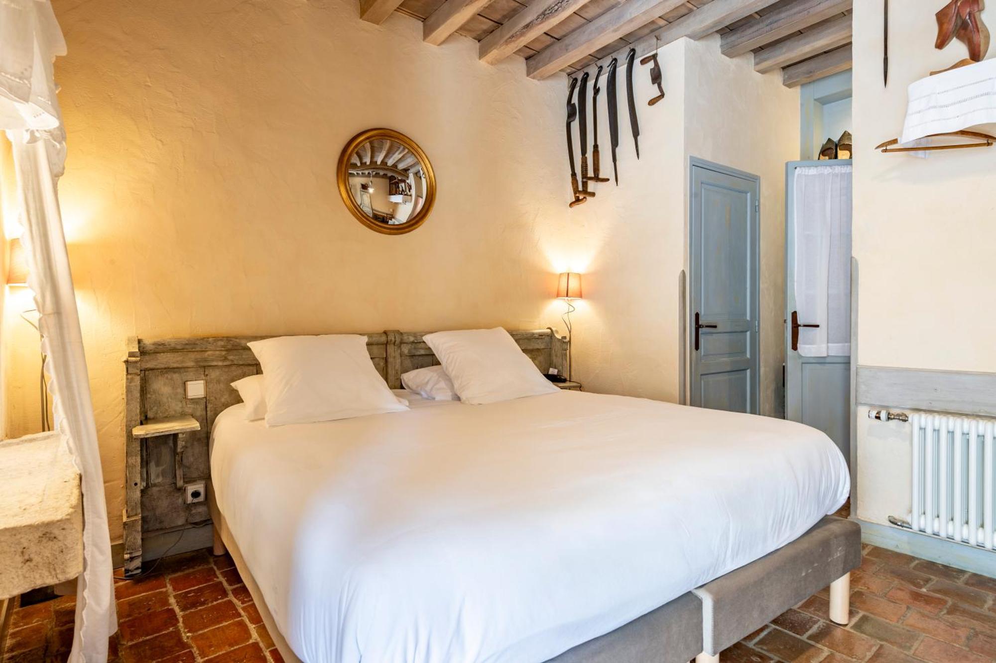 Hotel De La Beursaudiere Nitry Екстериор снимка