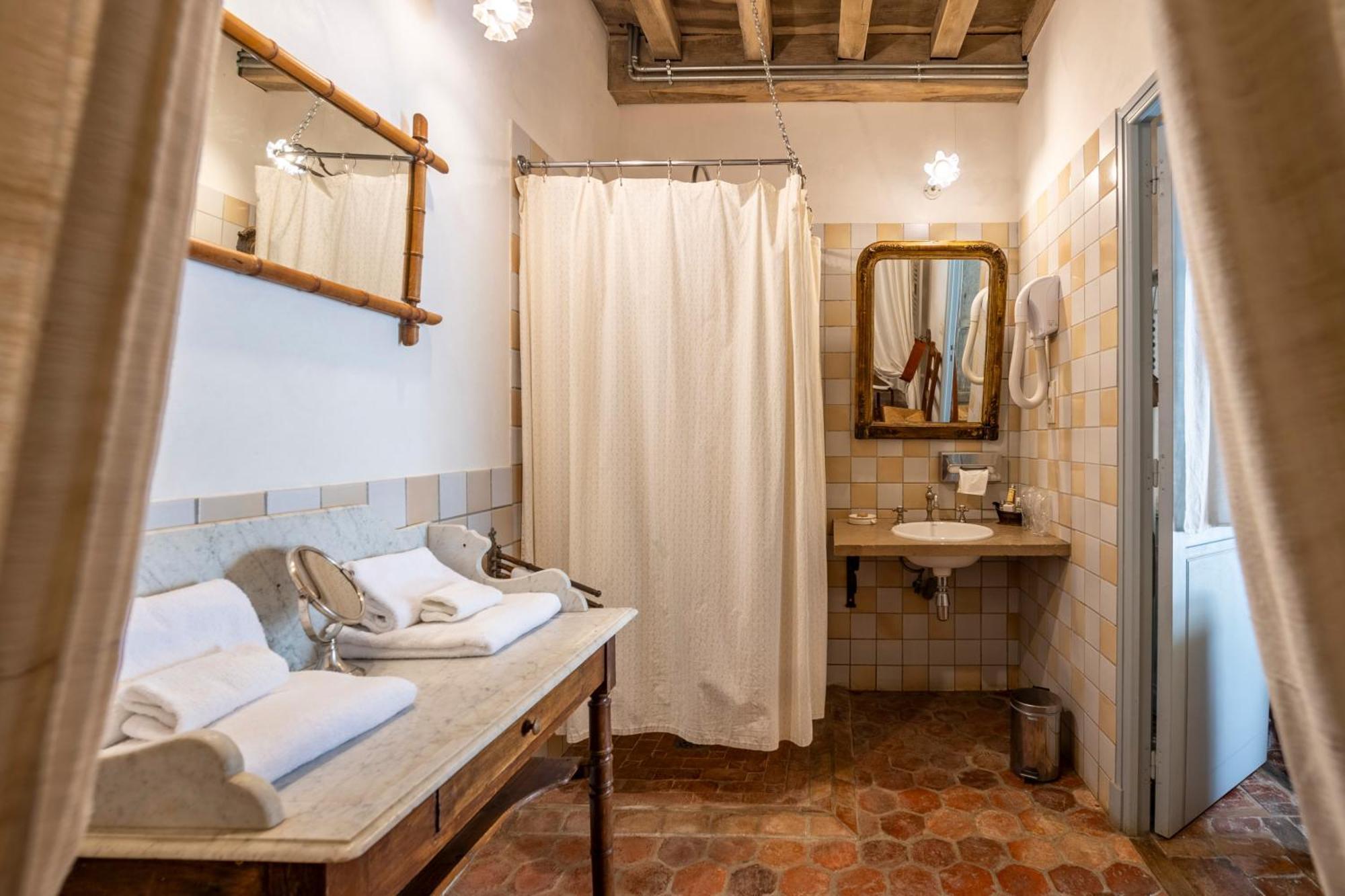 Hotel De La Beursaudiere Nitry Екстериор снимка
