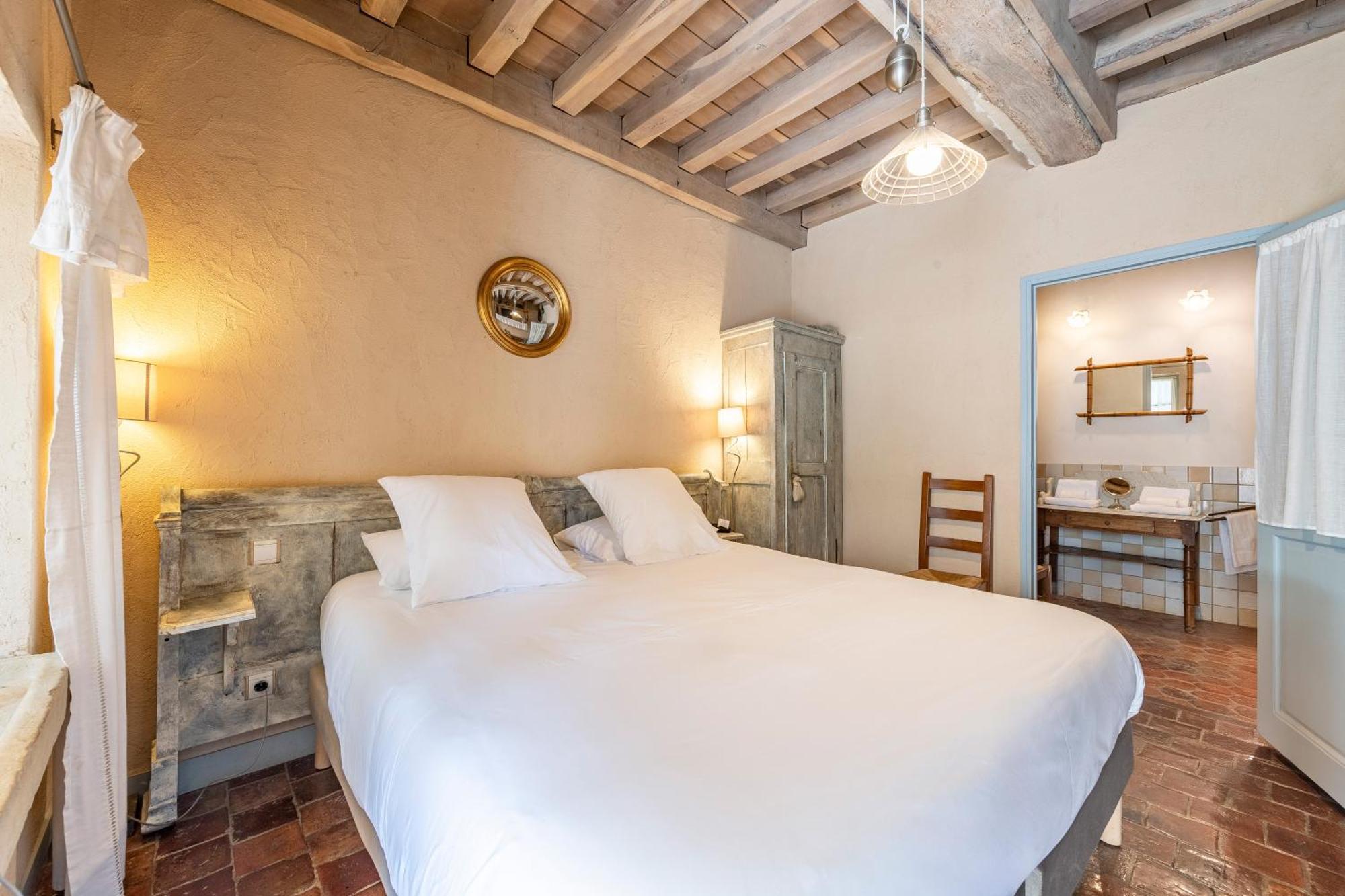 Hotel De La Beursaudiere Nitry Екстериор снимка