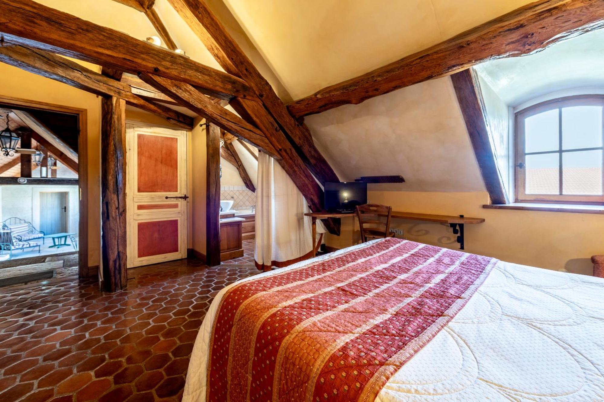 Hotel De La Beursaudiere Nitry Екстериор снимка